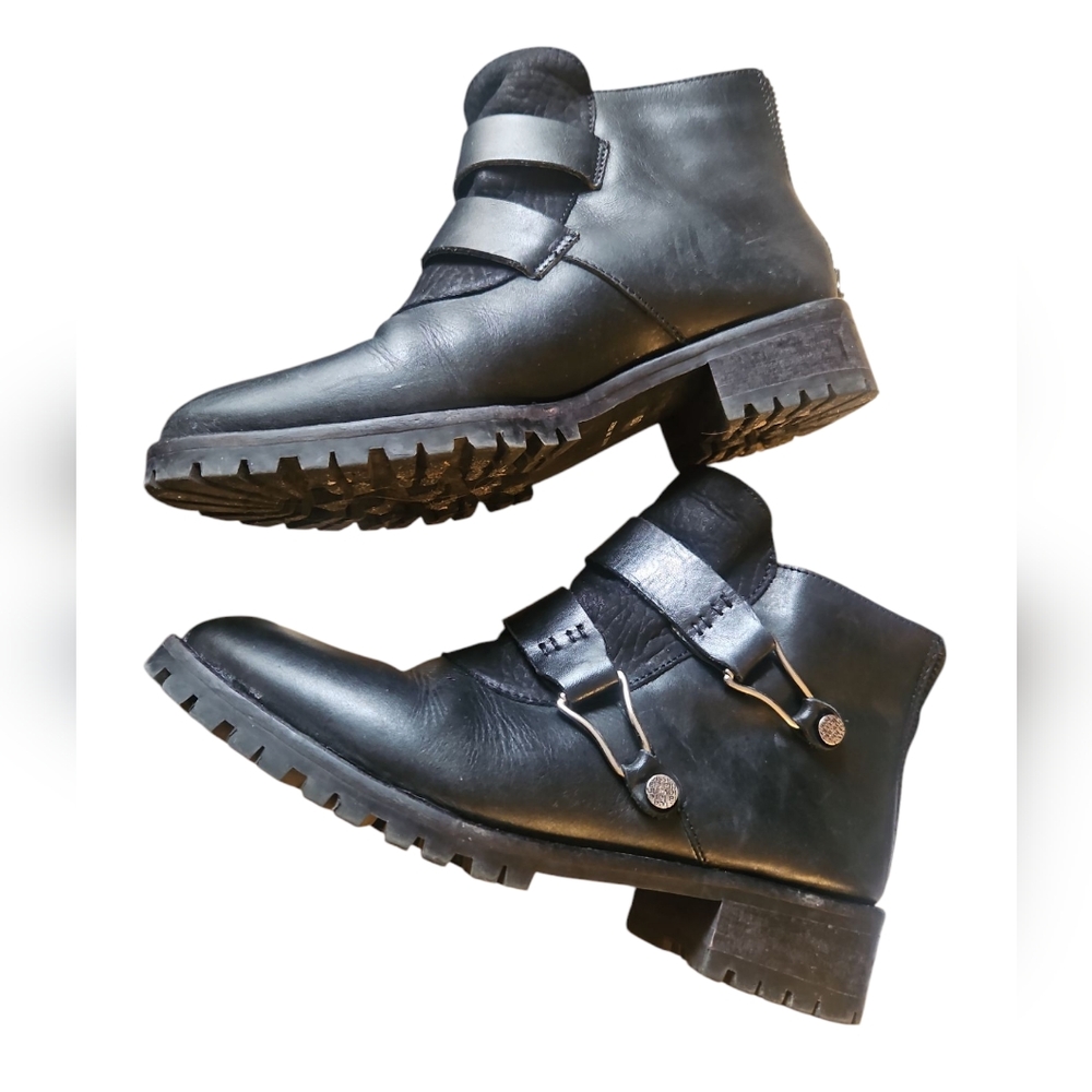 Fabianelli Italy Black Leather Booties